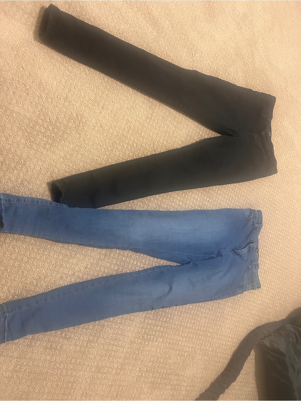 FITJEANS Skinny Jeans in Black and Blue